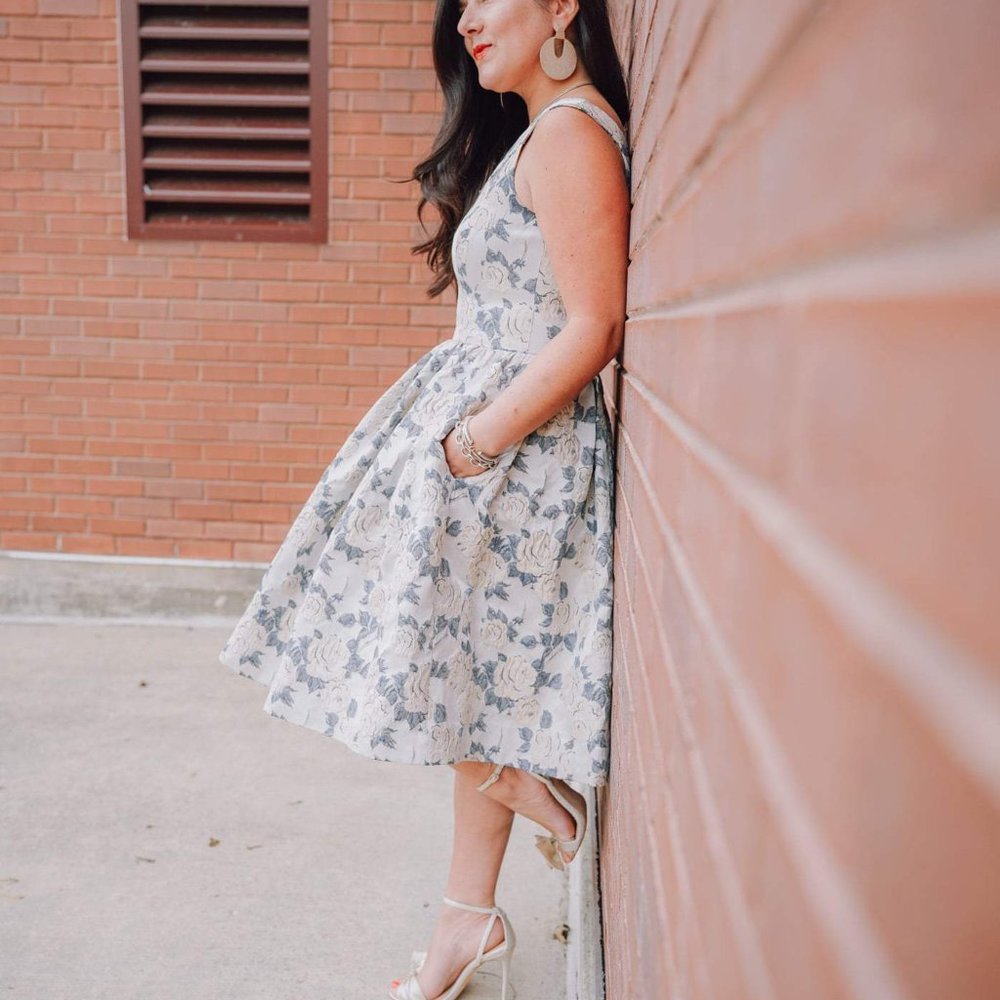 Gal Meets Glam Blue and White Floral Dress - Picture 6 of 15